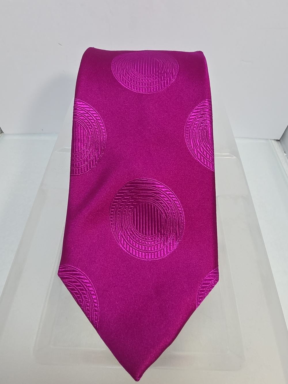 Michael Irvin 88 Tailored Fuchsia Circle Pattern Silk Neck Tie 61" x 3.5"